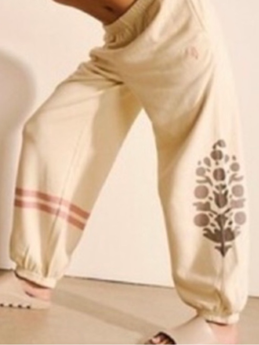 FREE PEOPLE ALL STAR GRAPHIC LOGO PANT IN BALLET SLIPPER COMBO